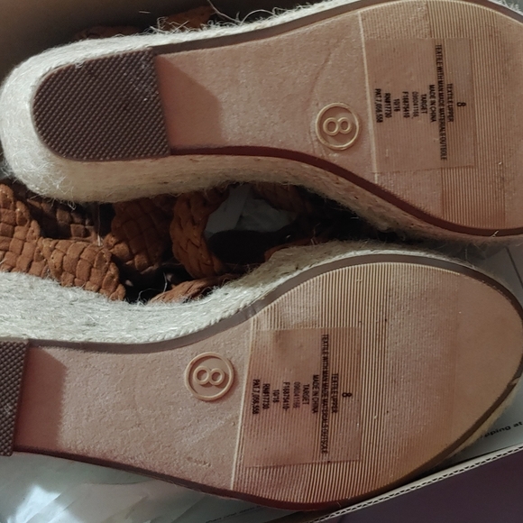 Mossimo Wheat/ Brown Wedges Size 8 - Picture 4 of 4